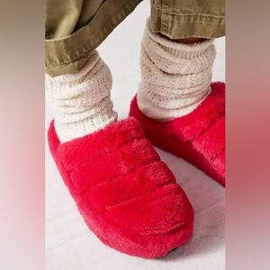 Free People It’s a Vibe Platform Slippers in Hollywood Pink NWT Size 39 (8.5)